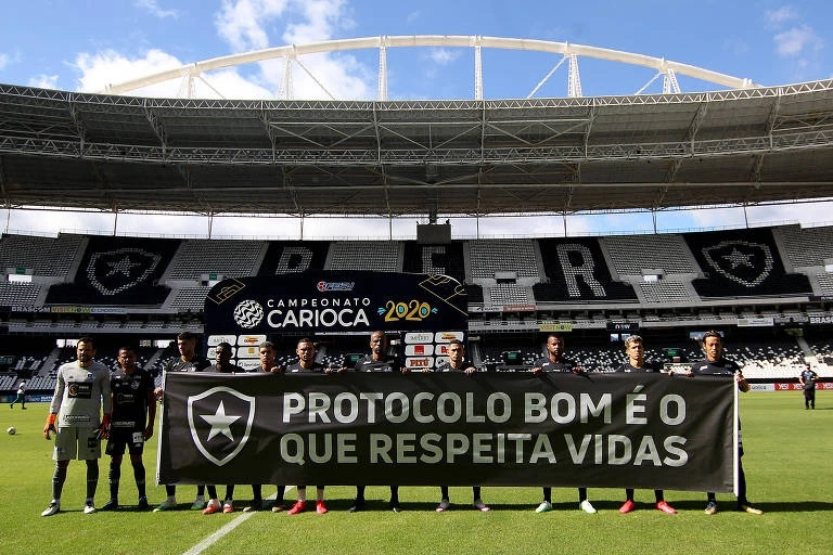 Jogadores de Botafogo e Flu protestam contra federação e racismo