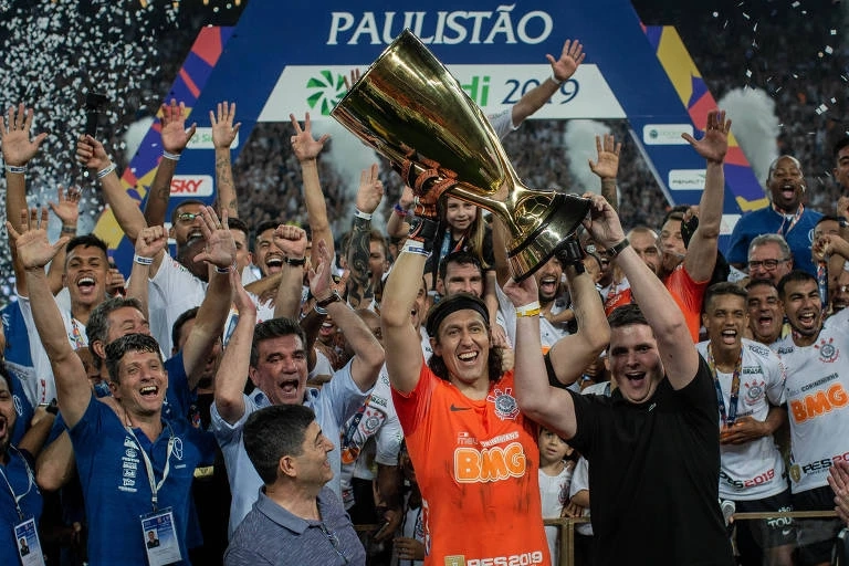 Não se deve apressar volta do futebol, mas é preciso ter um plano
