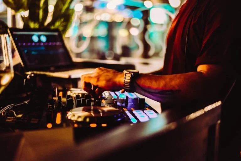 Best DJs for Hire and 360 Photo Booths in Sydney
