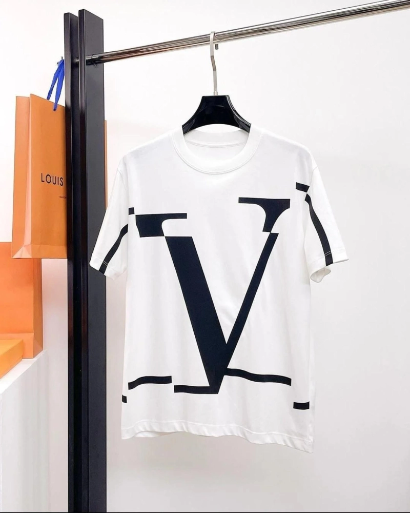 Elevating Everyday Style: A Guide to Luxury T-Shirts for Men