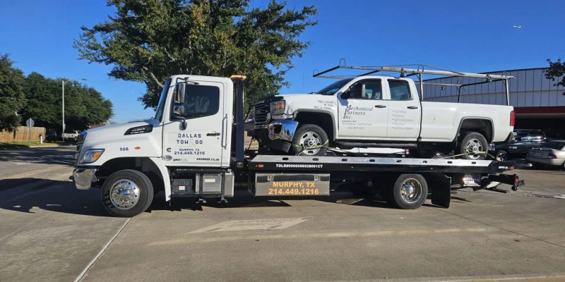 Locked Out? Which Towing Service in Murphy Offers Lockout Help?
