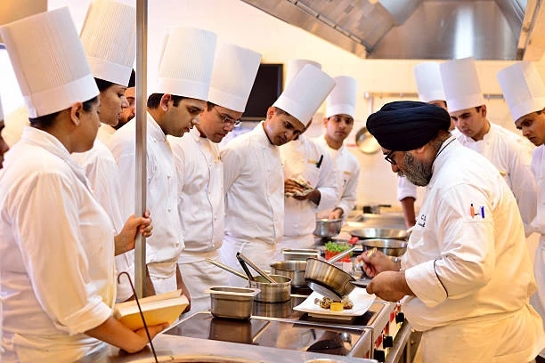 Which Institute has the Best Program in Hotel Management in Delhi NCR?