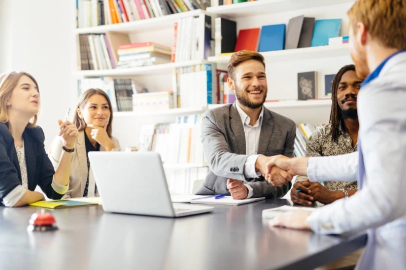 10 Sales Training Ideas to Make Your Team More Responsive