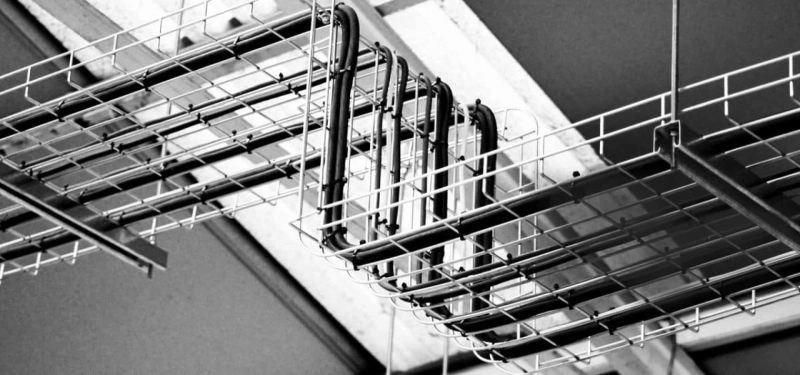 Charola Tipo Escalera para Cableado Industrial Seguro