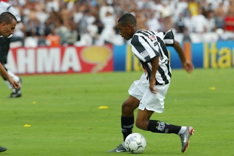 Final do Brasileiro de 2002 é destaque das reprises nesta terça
