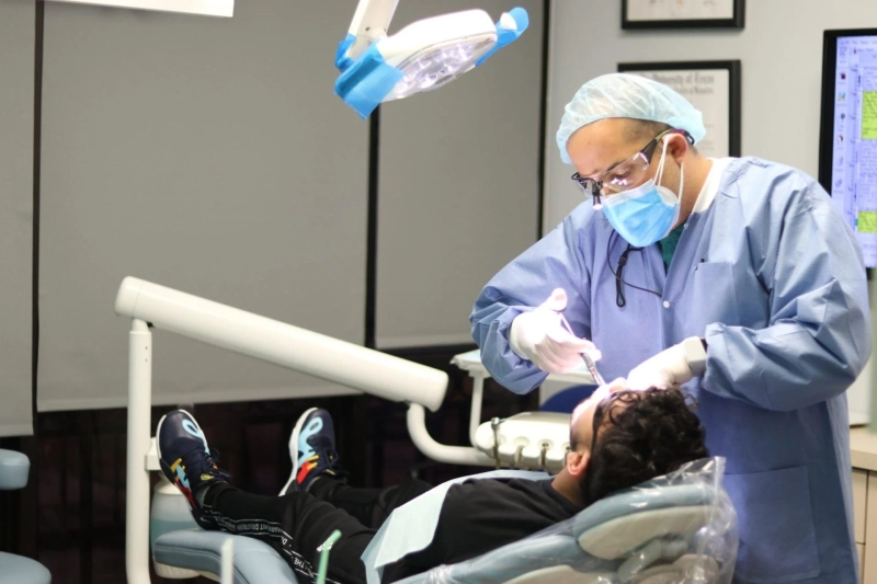 How Mini Dental Implants in Houston Support Emergency Dental Care?