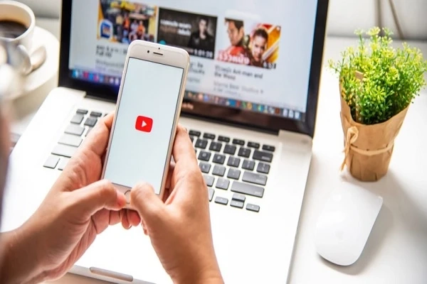 HOW TO USE CLIPS ON YOUTUBE TO CREATE SHORT VIDEO CLIPS