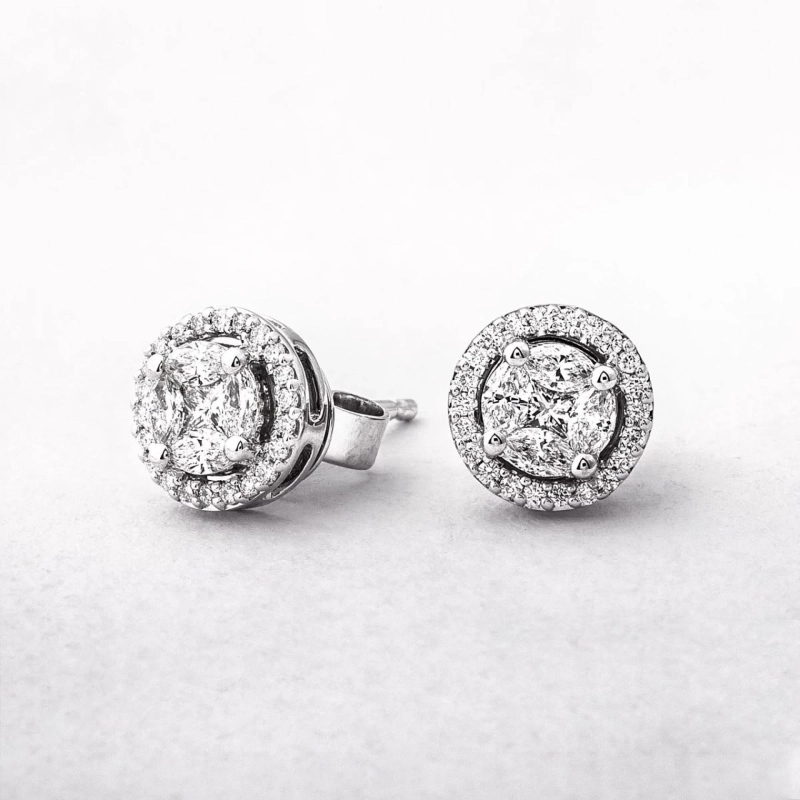 How to Choose the Right Carat Size for Lab Grown Diamond Earrings