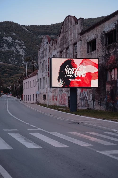 Benefits of Using Outdoor LED Video Walls in Today's Advertising