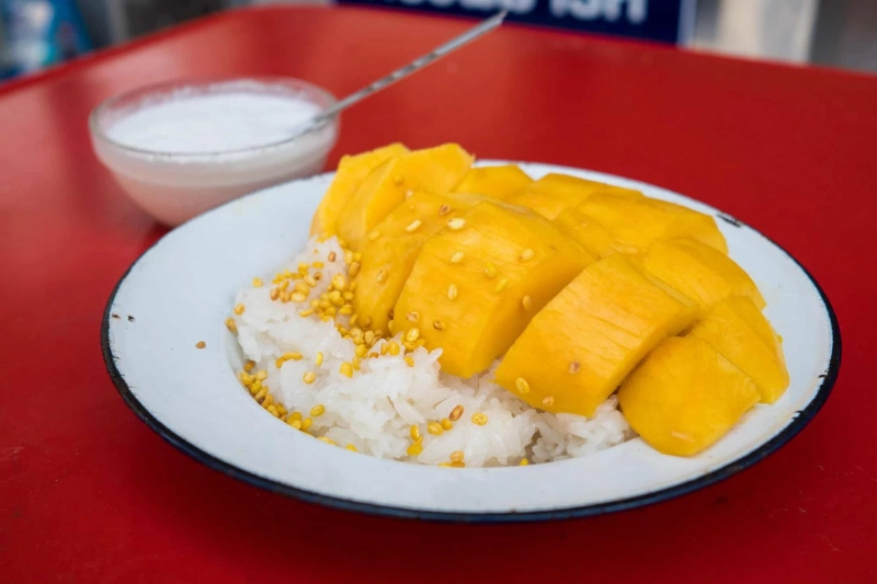 Sticky rice mango. Thai dessert