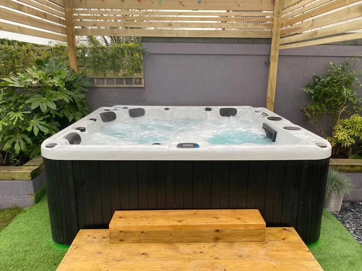 5 Quick Tips to Keep Your Spa Cover Shiny and Durable