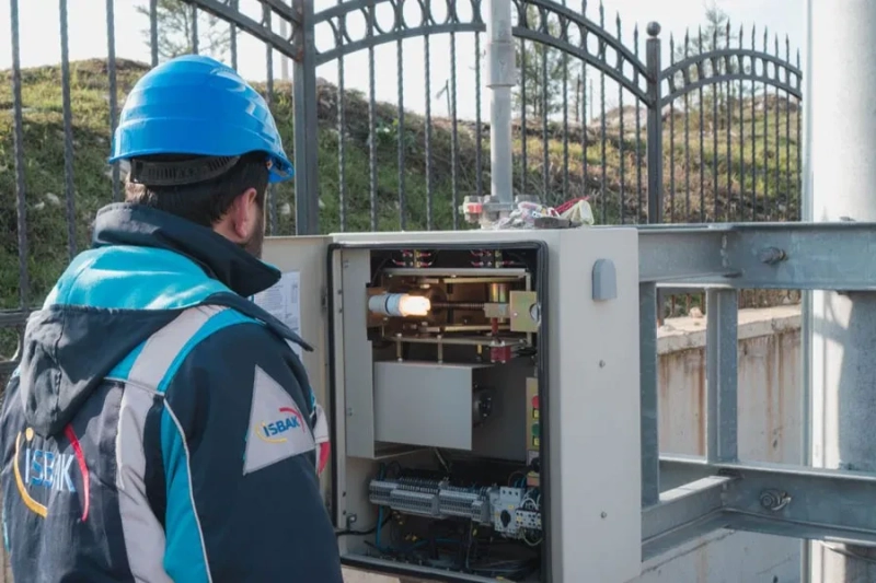 Electrical Installation and Emergencies in Montreal: What Every Homeowner Should Know