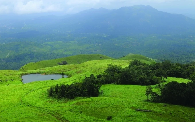 Find perfect and the best honeymoon package from JCRCab