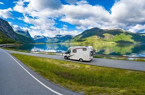 Idaho’s 3 Best Lakes, Reservoirs, and Rivers