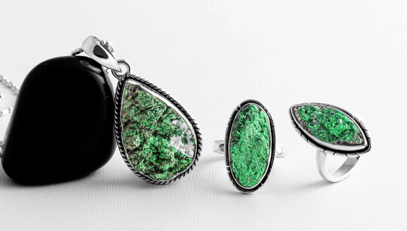 Green Uvarovite Stone at Affordable Price