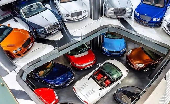 5 advantages of buying a pre-owned luxury car