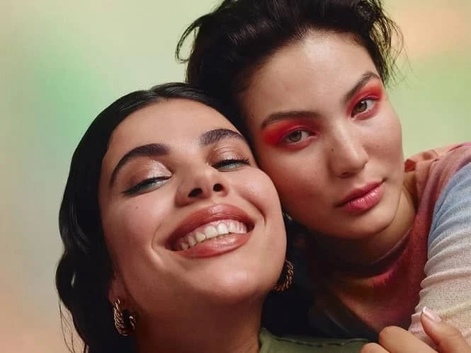 Why Are Lip & Cheek Tints Replacing Traditional Blush? 